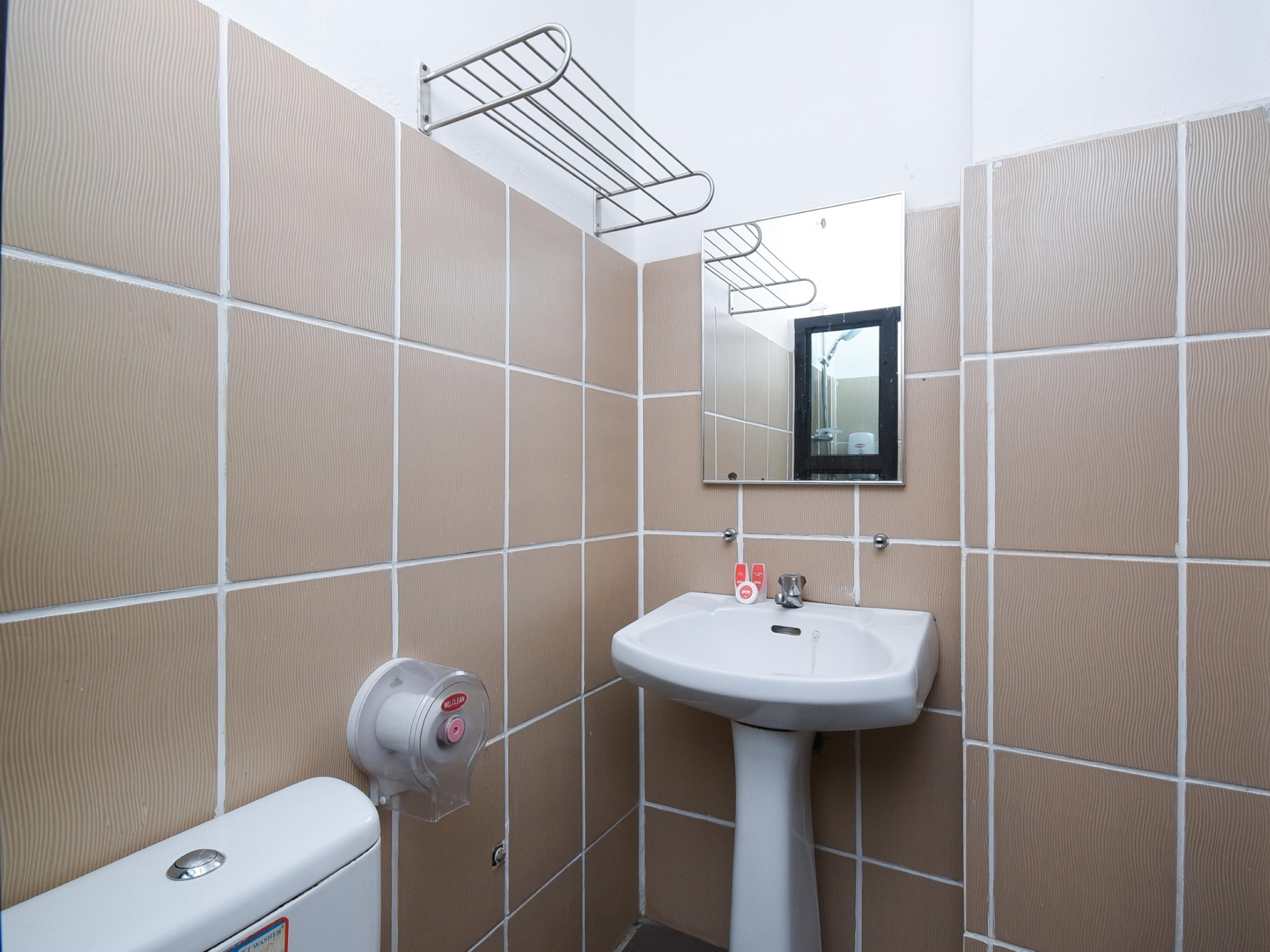 Super Oyo 89604 City Home Stay Miri Bagian luar foto