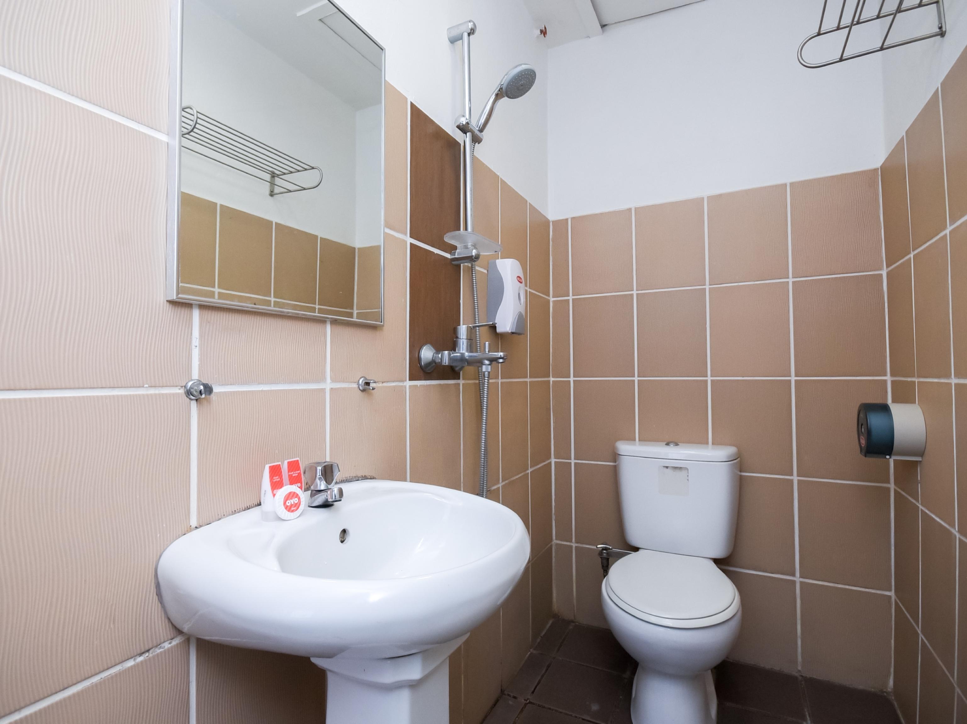 Super Oyo 89604 City Home Stay Miri Bagian luar foto