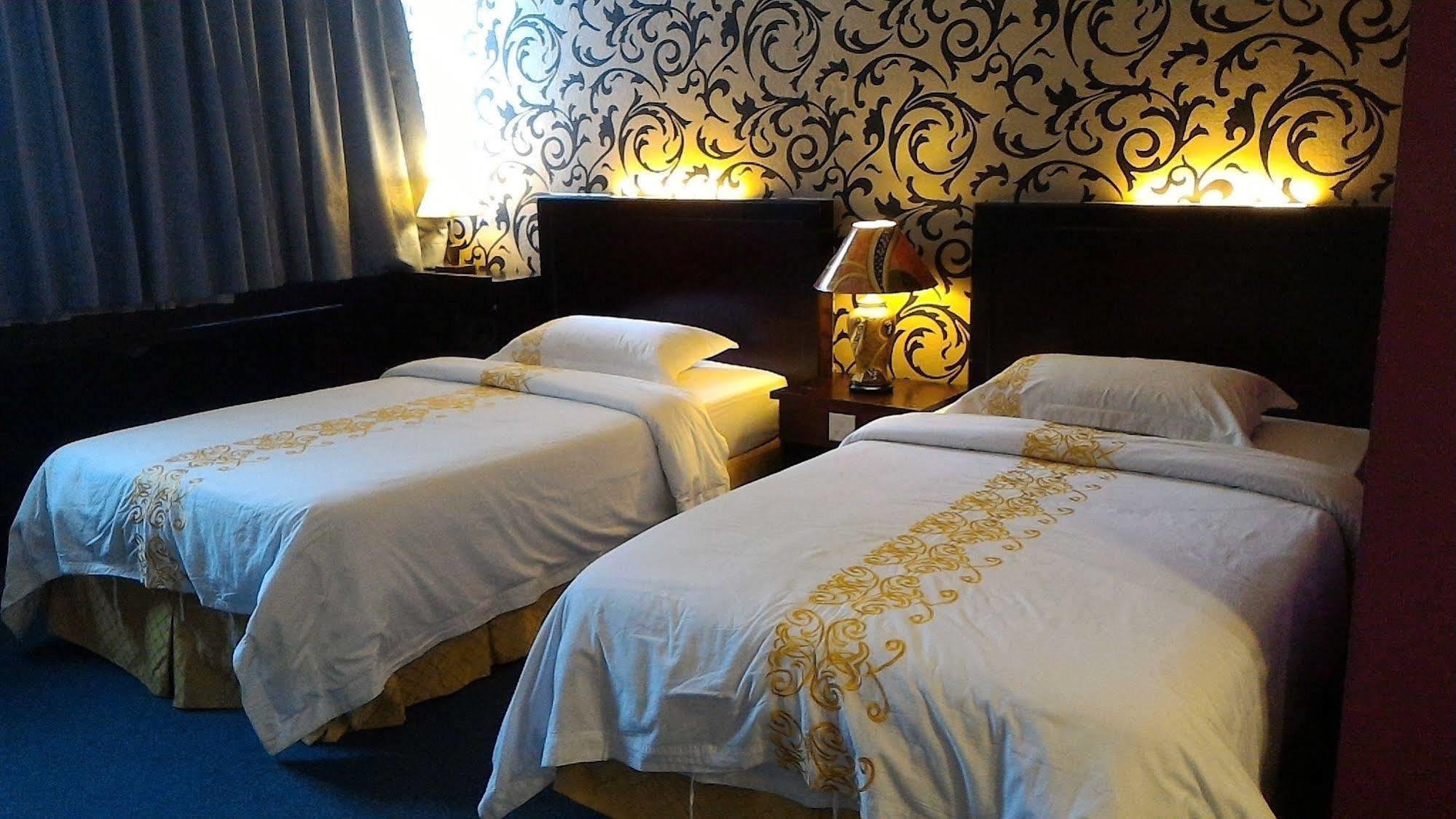 Super Oyo 89604 City Home Stay Miri Bagian luar foto